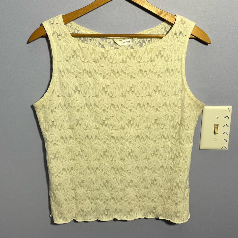 🦋Lace fitted tank top🦋
